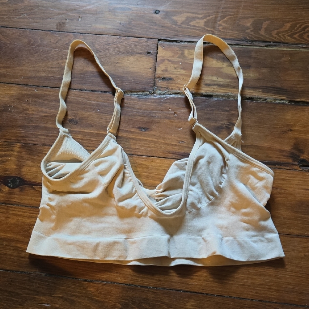 M SKIMS Cream Comfort Bra - Picture 2 of 5